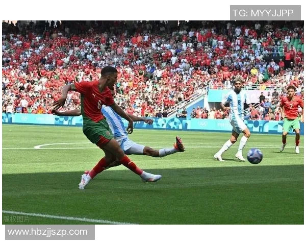 偶遇足球巨星瞬间揭秘球迷心中的星光与真实面貌